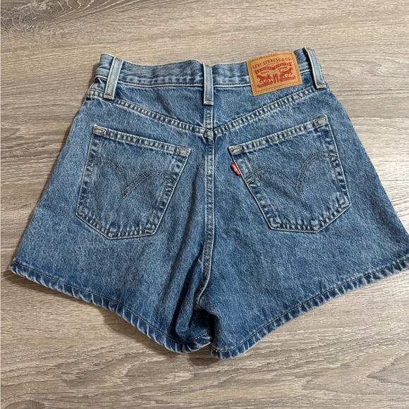 LEVIS Denim High Waisted Mom Shorts - Picture 3 of 5